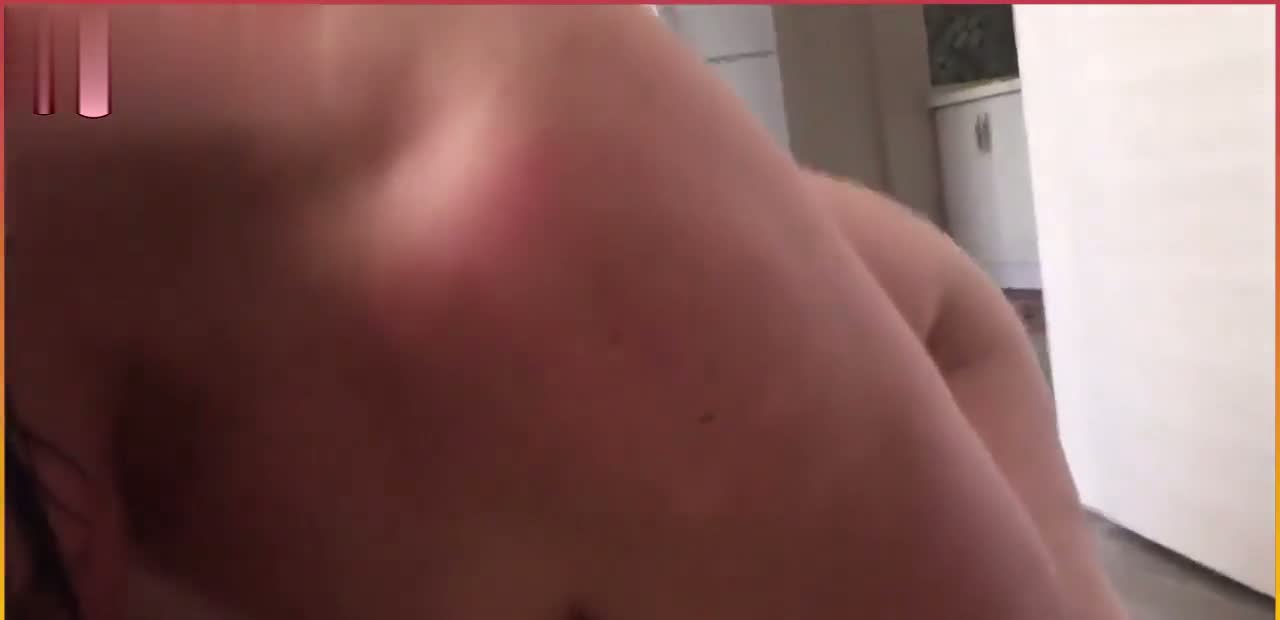 Komşusunun Üstüne Boşalıyor Türk Sex